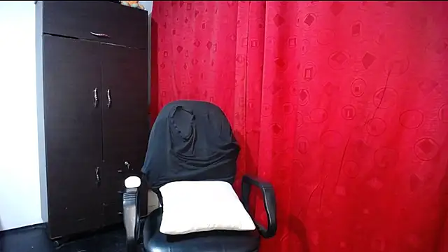 Snapshot of Deiby_casas chatting on 10-12-25, 07:07 Deiby casas online show from 10-12-25, 07:07