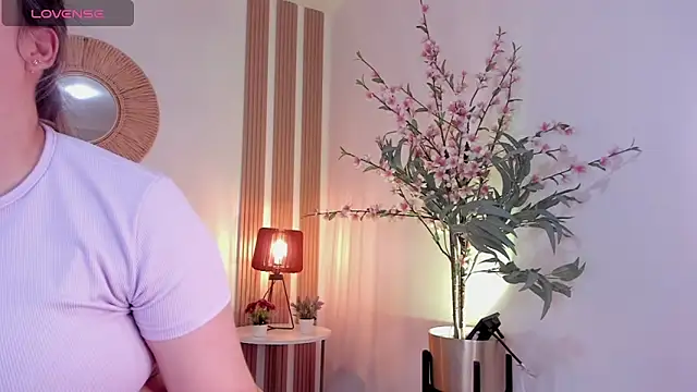 Antonellachic73 online show from 09-15-25, 08:53