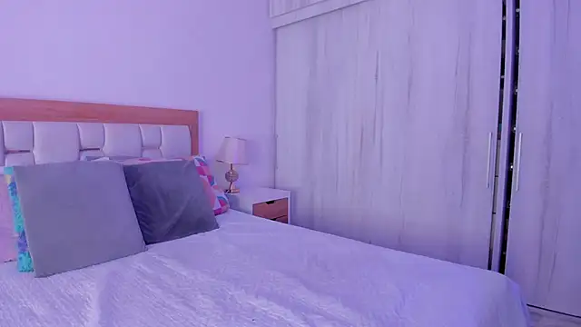 mia hank online show from 10-26-25, 12:00