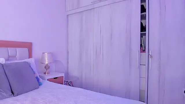 mia hank online show from 10-30-25, 11:44