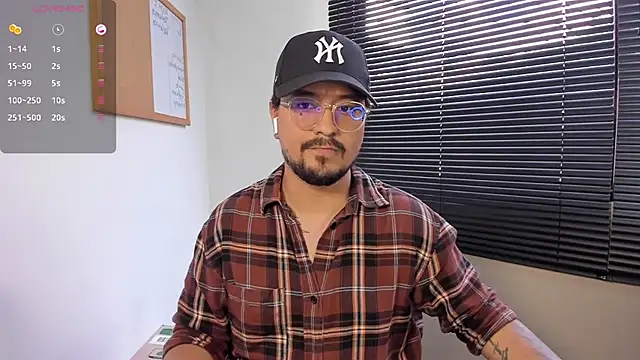 DaviidEvans  online show from 12-07-24, 06:37