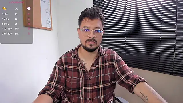 DaviidEvans  online show from 12-13-24, 04:27