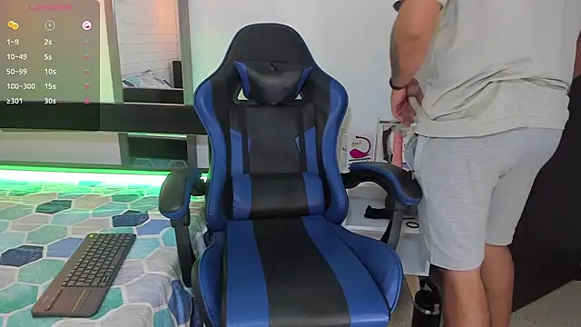 DaviidEvans  online show from 10-04-25, 01:20