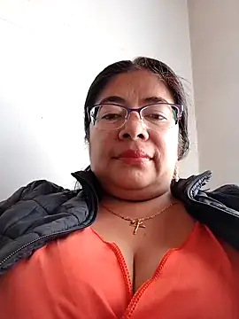 Snapshot of __valentina18 chatting on 12-13-24, 01:12   valentina18 online show from 12-13-24, 01:12