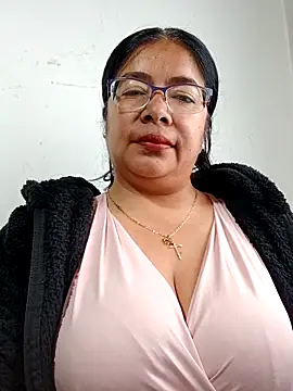 Snapshot of __valentina18 chatting on 02-17-25, 01:10   valentina18 online show from 02-17-25, 01:10