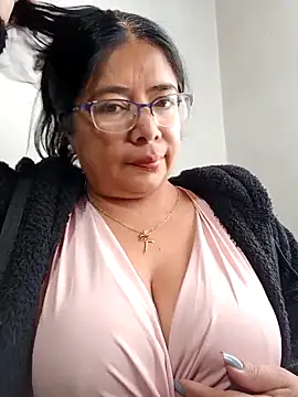 Snapshot of __valentina18 chatting on 02-17-25, 04:15   valentina18 online show from 02-17-25, 04:15