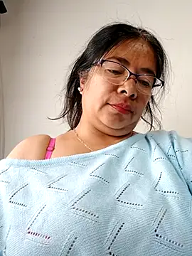 Snapshot of __valentina18 chatting on 03-05-25, 08:32   valentina18 online show from 03-05-25, 08:32