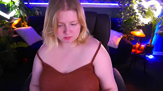 Tinker Belll online show from 03-14-25, 04:10