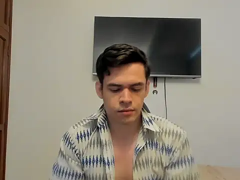 Lucian Gomez  online show from 10-16-25, 07:04