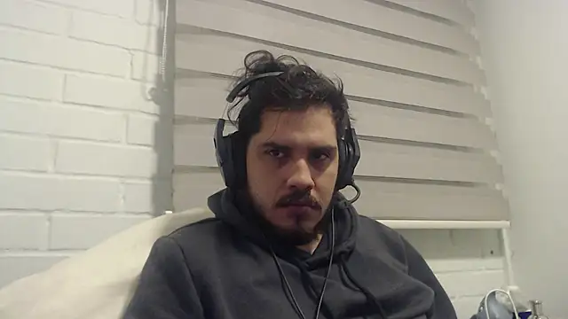 hung weeb online show from 04-10-26, 02:39