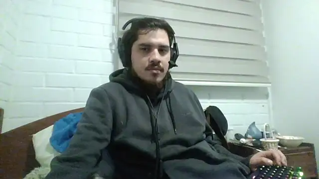 hung weeb online show from 04-24-26, 01:19