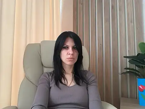 Snapshot of InjaAtHome chatting on 04-25-26, 06:38 InjaAtHome online show from 04-25-26, 06:38