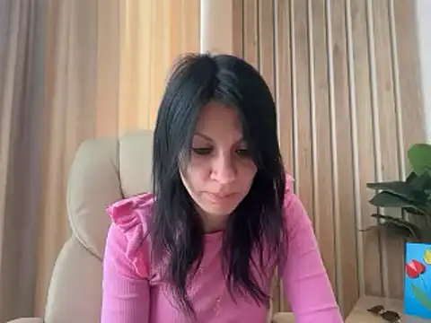Snapshot of InjaAtHome chatting on 05-22-26, 07:26 InjaAtHome online show from 05-22-26, 07:26