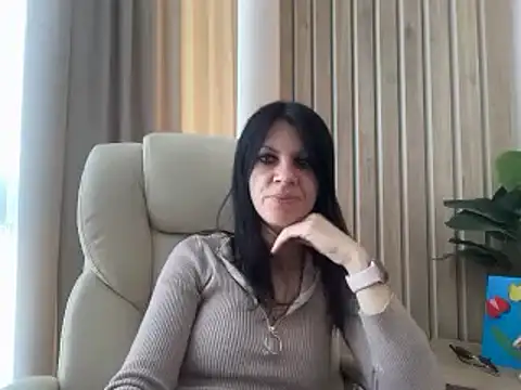 Snapshot of InjaAtHome chatting on 05-28-26, 06:00 InjaAtHome online show from 05-28-26, 06:00