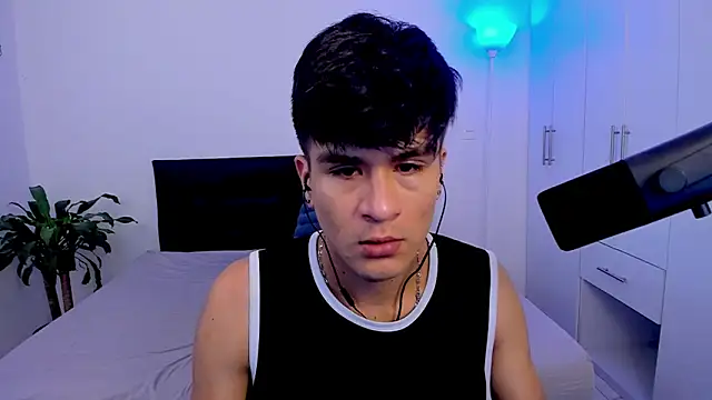 Eiden allenx online show from 02-05-25, 04:03