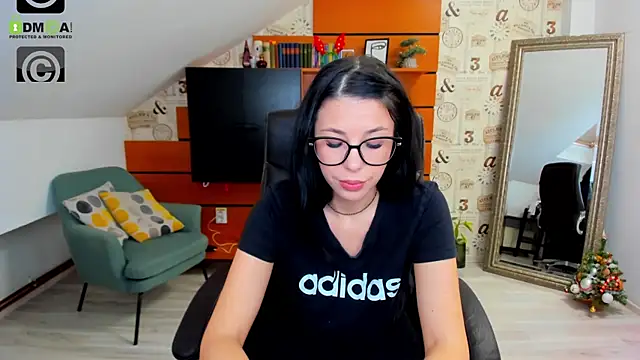 Snapshot of EmillyTaylor chatting on 12-20-24, 10:38 EmillyTaylor online show from 12-20-24, 10:38
