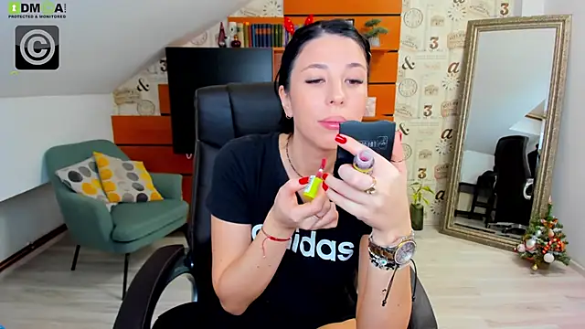 Snapshot of EmillyTaylor chatting on 12-30-24, 04:31 EmillyTaylor online show from 12-30-24, 04:31