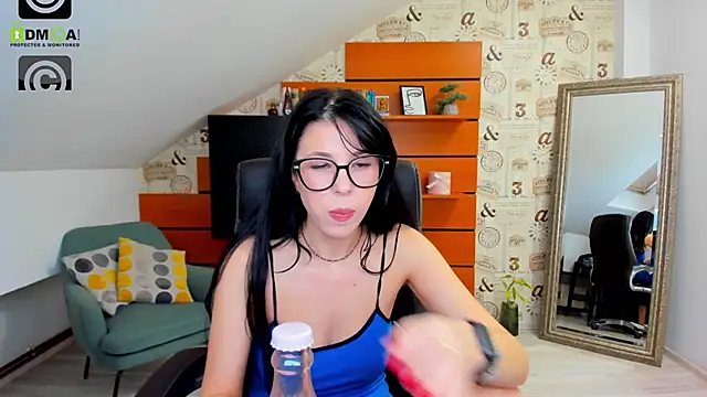 Snapshot of EmillyTaylor chatting on 01-08-25, 07:13 EmillyTaylor online show from 01-08-25, 07:13