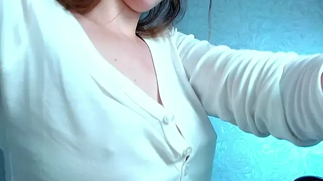 Snapshot of millllina chatting on 05-26-26, 04:03 millllina online show from 05-26-26, 04:03