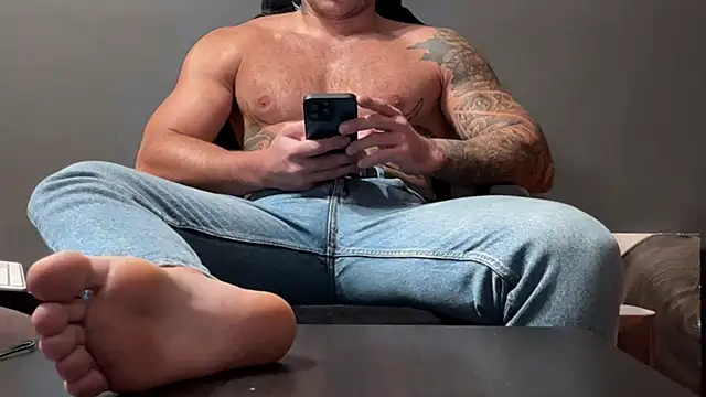 Snapshot of Mr_YourGod chatting on 04-25-26, 06:49 Mr YourGod online show from 04-25-26, 06:49