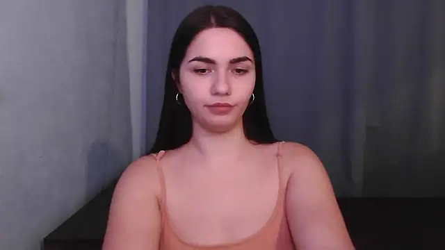 HannahMeid online show from 12-13-24, 06:49