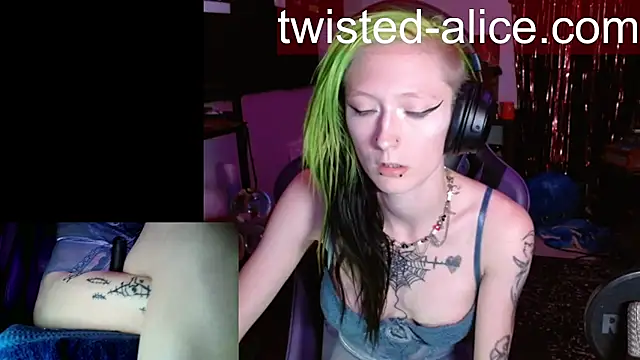 alicewonder09 online show from 07-10-26, 03:11