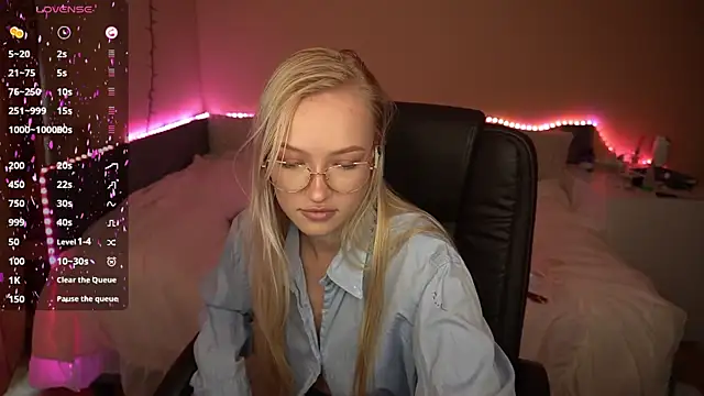 AmandaFiree online show from 09-28-25, 10:31