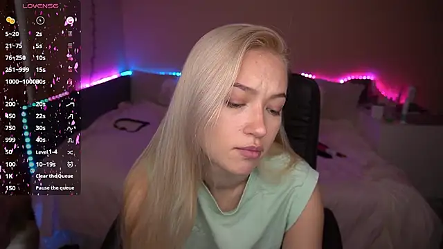 AmandaFiree online show from 10-05-25, 05:17