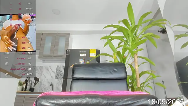 Rose Dowson22 online show from 09-18-25, 10:23