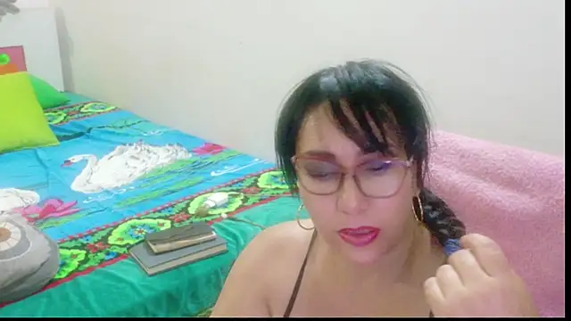 Snapshot of hottplay chatting on 07-16-26, 04:07 hottplay online show from 07-16-26, 04:07
