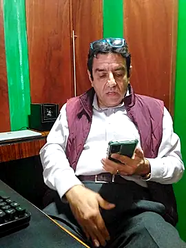 FernandoReuterG online show from 12-04-25, 01:48