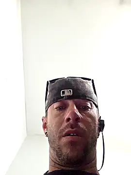 Snapshot of 22sexytwin chatting on 03-12-26, 07:31 22sexytwin online show from 03-12-26, 07:31