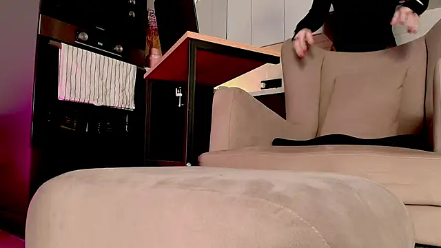 Yourfreebird online show from 04-25-26, 07:55