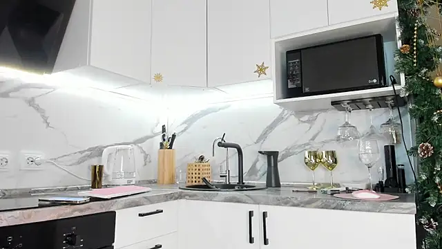 Lex Love online show from 12-29-24, 05:01