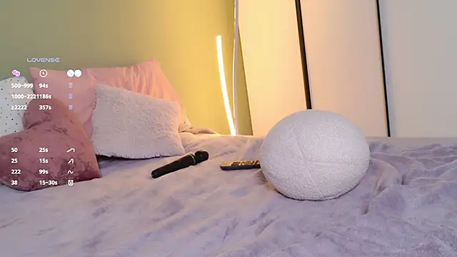 Snapshot of Rinas_secret chatting on 03-08-25, 09:06 Rinas secret online show from 03-08-25, 09:06