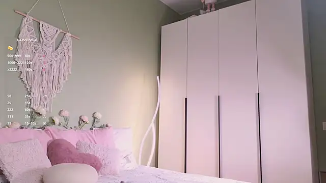 Snapshot of Rinas_secret chatting on 09-17-25, 06:48 Rinas secret online show from 09-17-25, 06:48