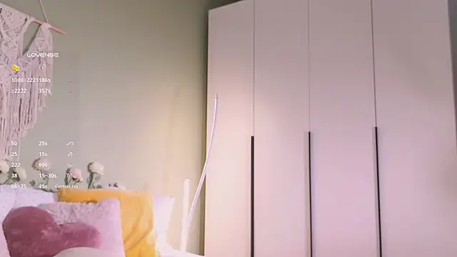 Snapshot of Rinas_secret chatting on 10-04-25, 10:24 Rinas secret online show from 10-04-25, 10:24