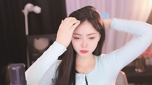 Ocean--Lili online show from 02-28-25, 02:09