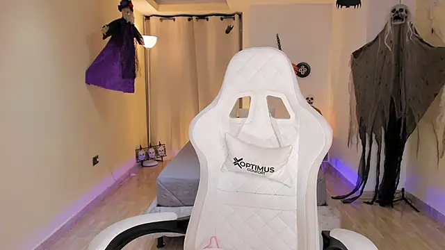 carleee winter online show from 10-16-25, 01:28