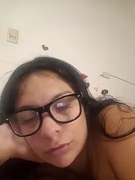 Snapshot of ZaraHoney chatting on 02-16-25, 02:32 ZaraHoney online show from 02-16-25, 02:32