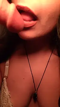 Snapshot of ZaraHoney chatting on 03-14-26, 06:19 ZaraHoney online show from 03-14-26, 06:19