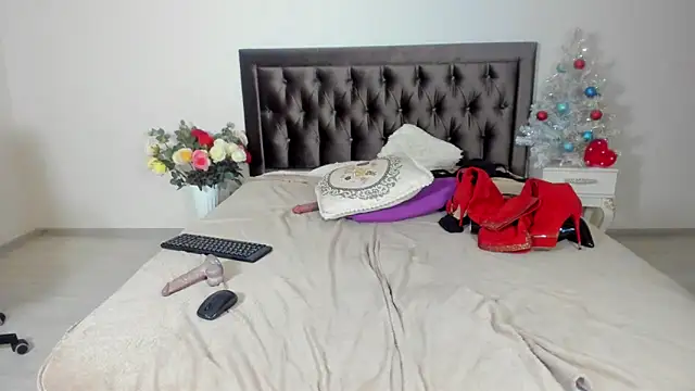 Snapshot of MarciaColins chatting on 12-27-24, 11:21 MarciaColins online show from 12-27-24, 11:21