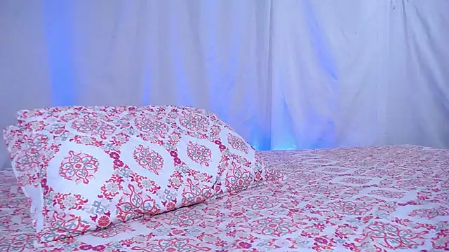 Snapshot of sweett_ale_ chatting on 03-17-26, 06:06 sweett ale online show from 03-17-26, 06:06