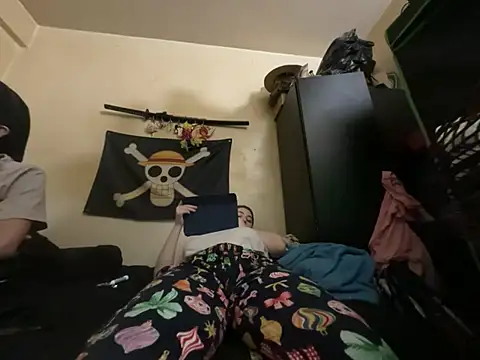 Snapshot of Snowbunnycake_131 chatting on 01-19-26, 12:47 Snowbunnycake 131 online show from 01-19-26, 12:47