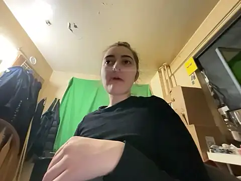 Snapshot of Snowbunnycake_131 chatting on 02-20-26, 07:32 Snowbunnycake 131 online show from 02-20-26, 07:32