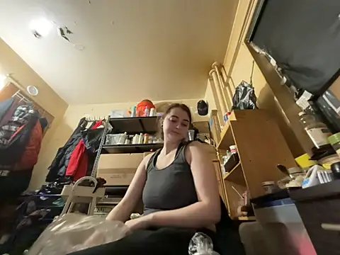 Snowbunnycake 131 online show from 06-13-26, 09:40