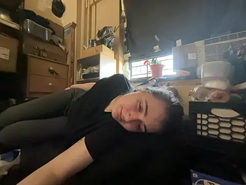 Snowbunnycake 131 online show from 06-15-26, 11:07