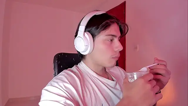 Giordano Russo online show from 11-15-25, 08:05