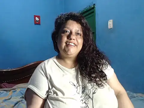 Snapshot of Lauren_baby chatting on 06-07-26, 05:27 Lauren baby online show from 06-07-26, 05:27