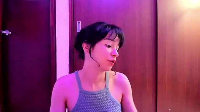 Snapshot of _Lunnaa_ chatting on 03-02-25, 02:19 Lunnaa online show from 03-02-25, 02:19